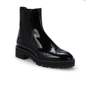 Stuart Weitzman Chelsea Patent Leather Booties Size 8